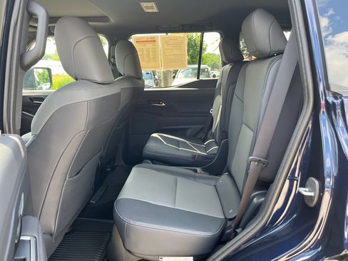 Used 2026 Lexus GX 550 w/ Accessory Package (2T) AWD/4WD image 27