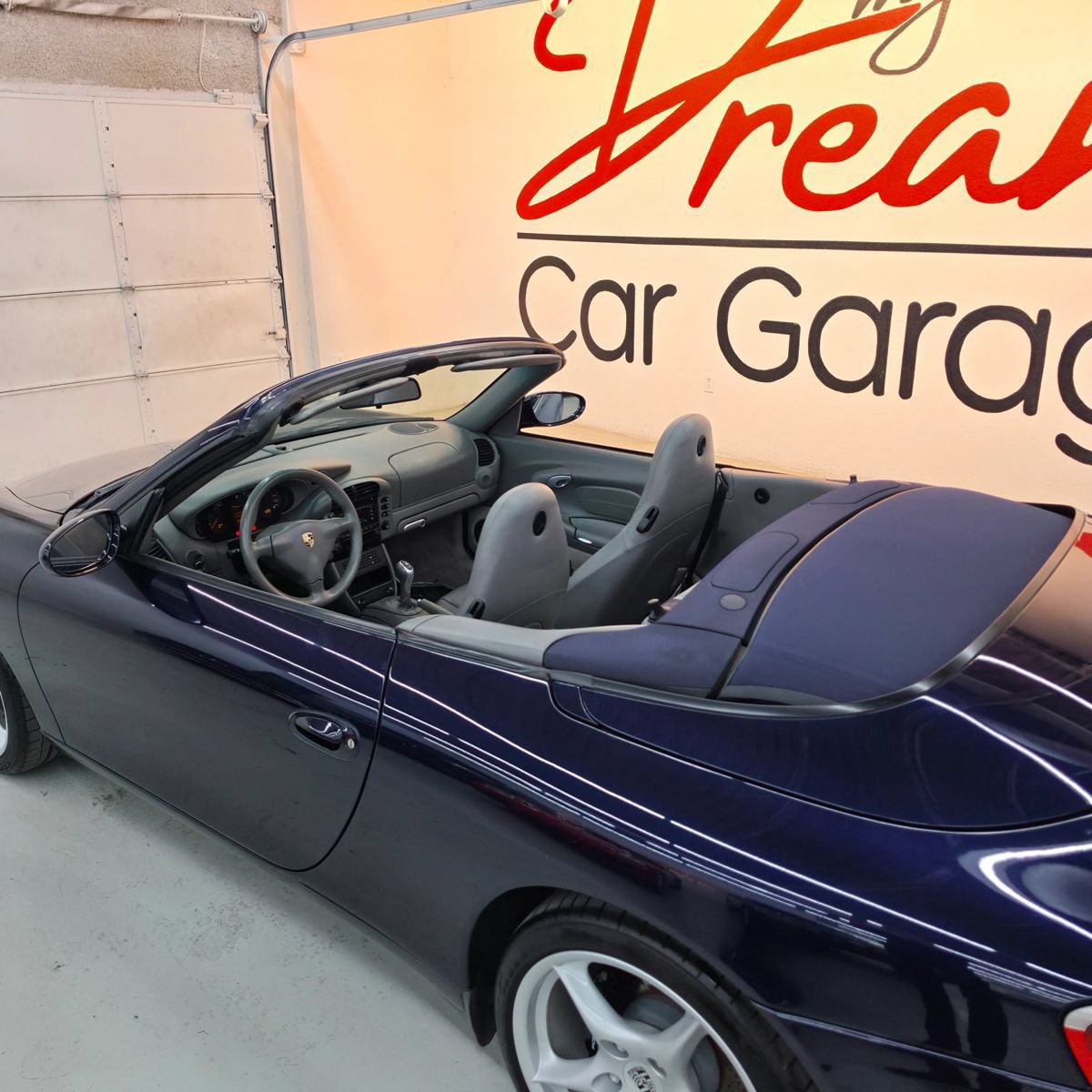 Used 2004 Porsche 911 Carrera 4 AWD/4WD image 4