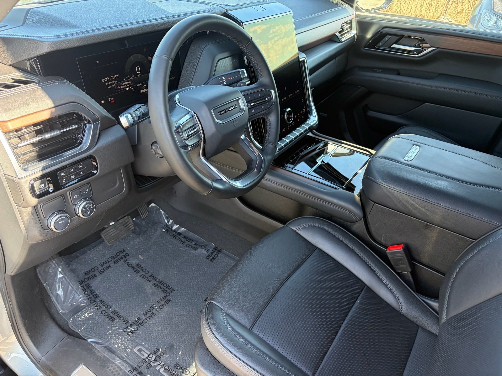Used 2025 GMC Yukon Denali RWD image 11