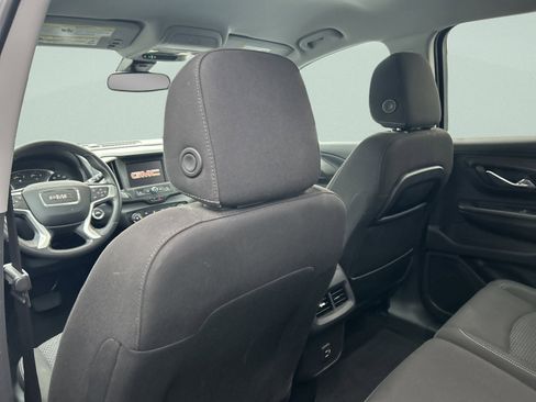 Used 2024 GMC Terrain SLE image 16