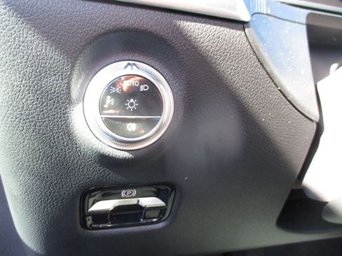 Used 2024 Mercedes-Benz C 300 Sedan image 15