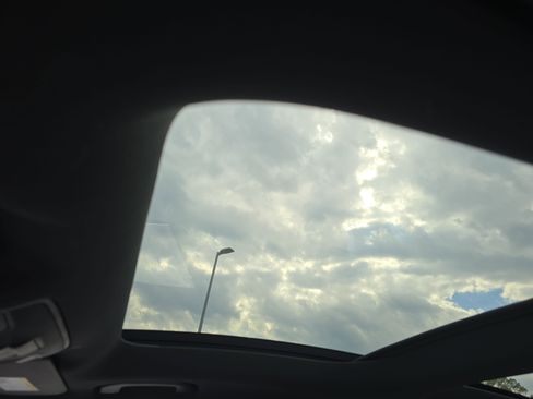 Used 2020 Mercedes-Benz GLA 250 4MATIC w/ Premium Package image 29