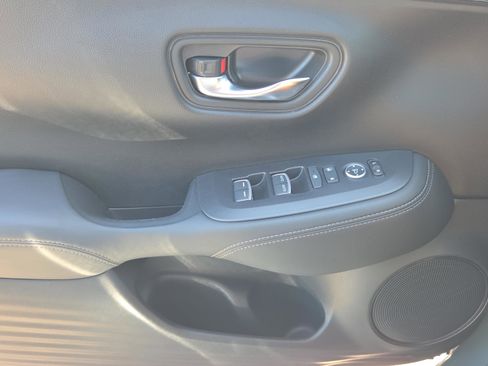 Used 2024 Honda HR-V EX-L image 17