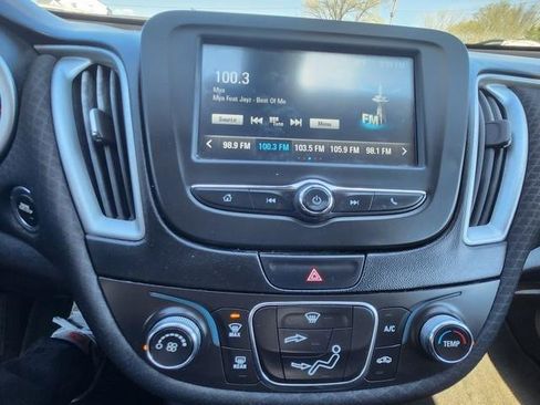 Used 2017 Chevrolet Malibu LS image 16