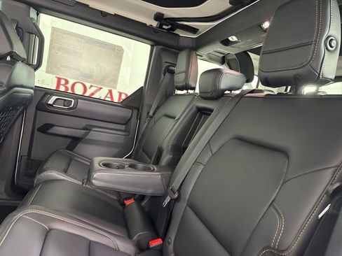 New 2025 Ford Bronco Badlands image 18