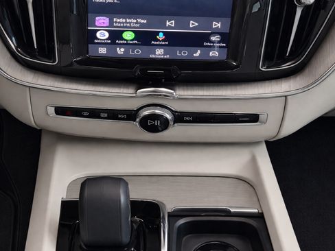 Certified 2023 Volvo XC60 B5 Plus w/ Climate Package AWD/4WD image 19