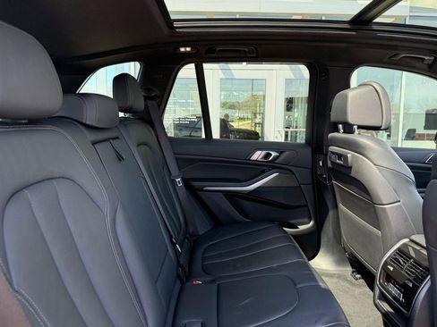 Used 2022 BMW X5 xDrive40i w/ M Sport Package image 10