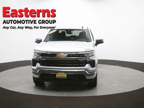 Used 2022 Chevrolet Silverado 1500 LT AWD/4WD image 55