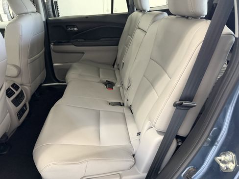 Used 2018 Honda Pilot Touring image 32