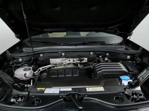 Certified 2024 Volkswagen Atlas Cross Sport SE image 33