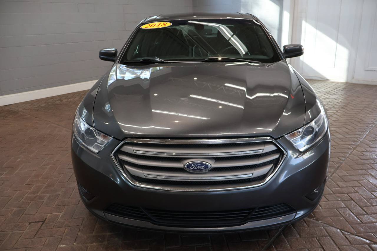 Used 2018 Ford Taurus SEL w/ Equipment Group 201A FWD image 2