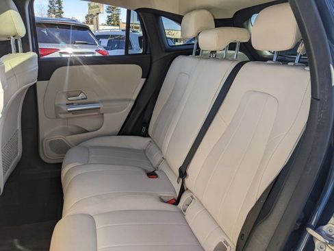 Certified 2021 Mercedes-Benz GLA 250 4MATIC image 18