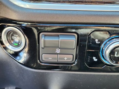 Used 2022 GMC Sierra 1500 Elevation w/ Elevation Premium Package AWD/4WD image 24