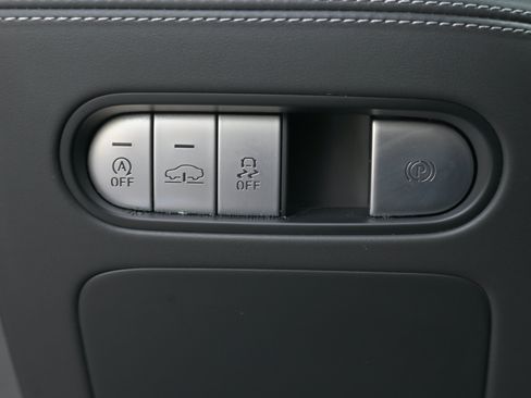 Used 2023 Genesis G90 3.5T AWD/4WD image 30
