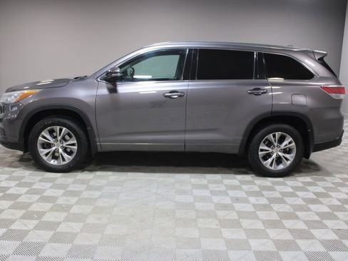 Used 2015 Toyota Highlander XLE image 9