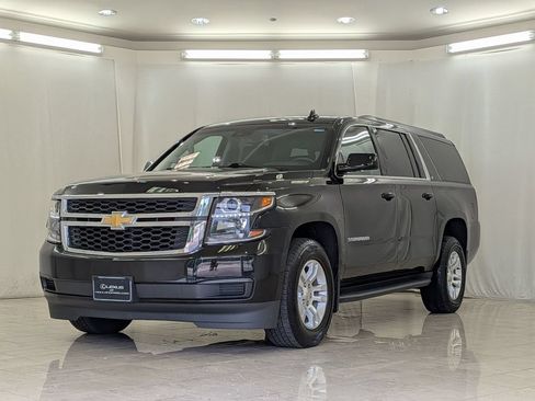 Used 2019 Chevrolet Suburban LT AWD/4WD image 4