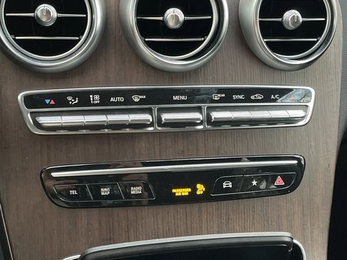 Certified 2022 Mercedes-Benz GLC 300 4MATIC w/ Premium Package Lite image 34