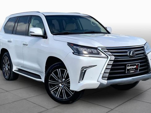 Used 2020 Lexus LX 570 4WD w/ Luxury Package image 3