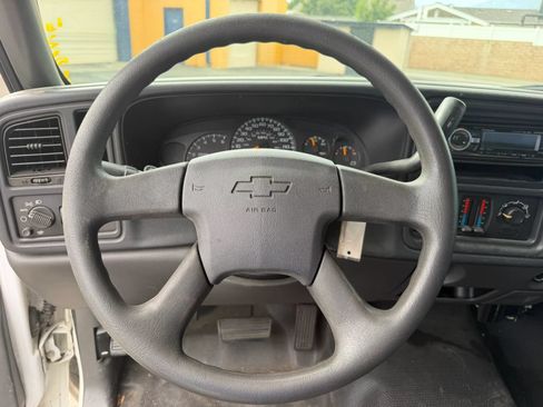 Used 2006 Chevrolet Silverado 1500 W/T RWD image 15