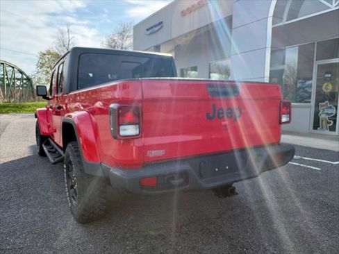 Certified 2020 Jeep Gladiator Sport AWD/4WD image 10