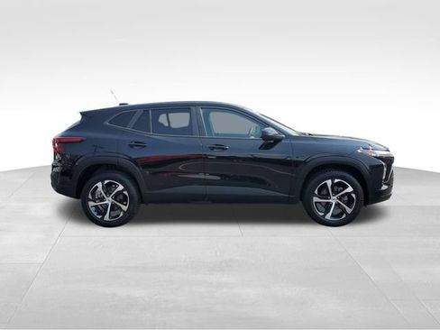 Certified 2024 Chevrolet Trax RS w/ Driver Confidence Package FWD image 6