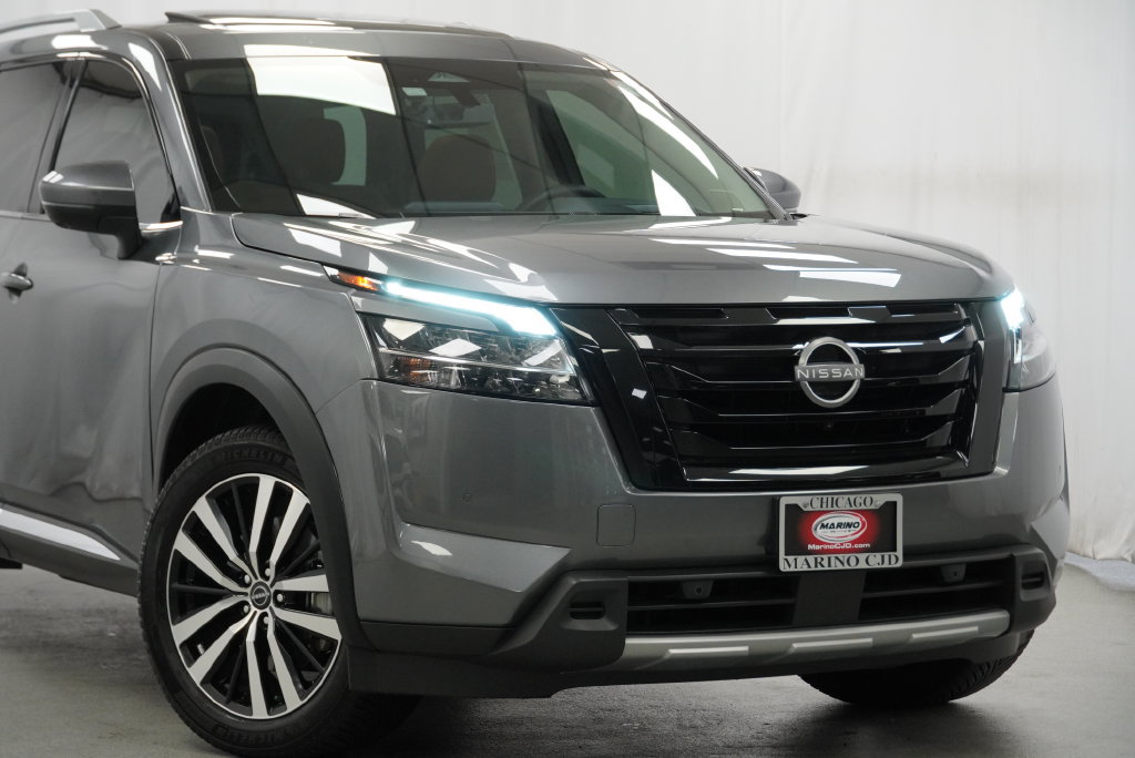 Used 2024 Nissan Pathfinder Platinum AWD/4WD image 9