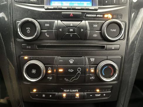 Used 2017 Ford Explorer XLT AWD/4WD image 19