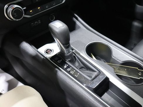 Used 2025 Nissan Altima 2.5 SV FWD image 28
