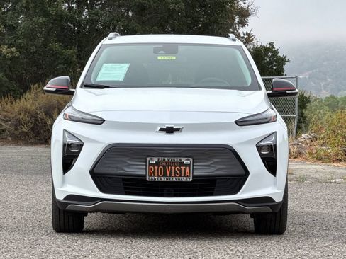Used 2023 Chevrolet Bolt EUV LT w/ Redline Edition FWD image 9