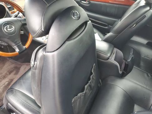 Used 2006 Lexus SC 430 Convertible w/ Preferred Accessory Pkg image 16