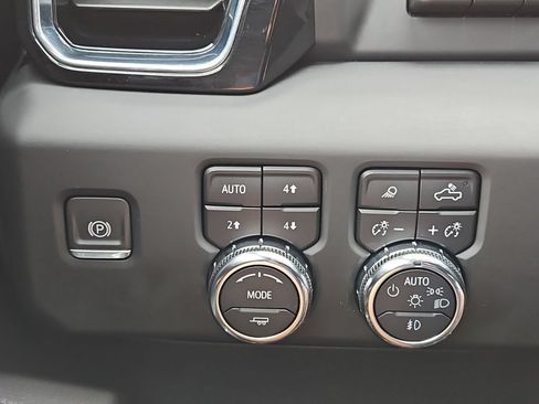 Certified 2024 GMC Sierra 1500 Denali AWD/4WD image 18