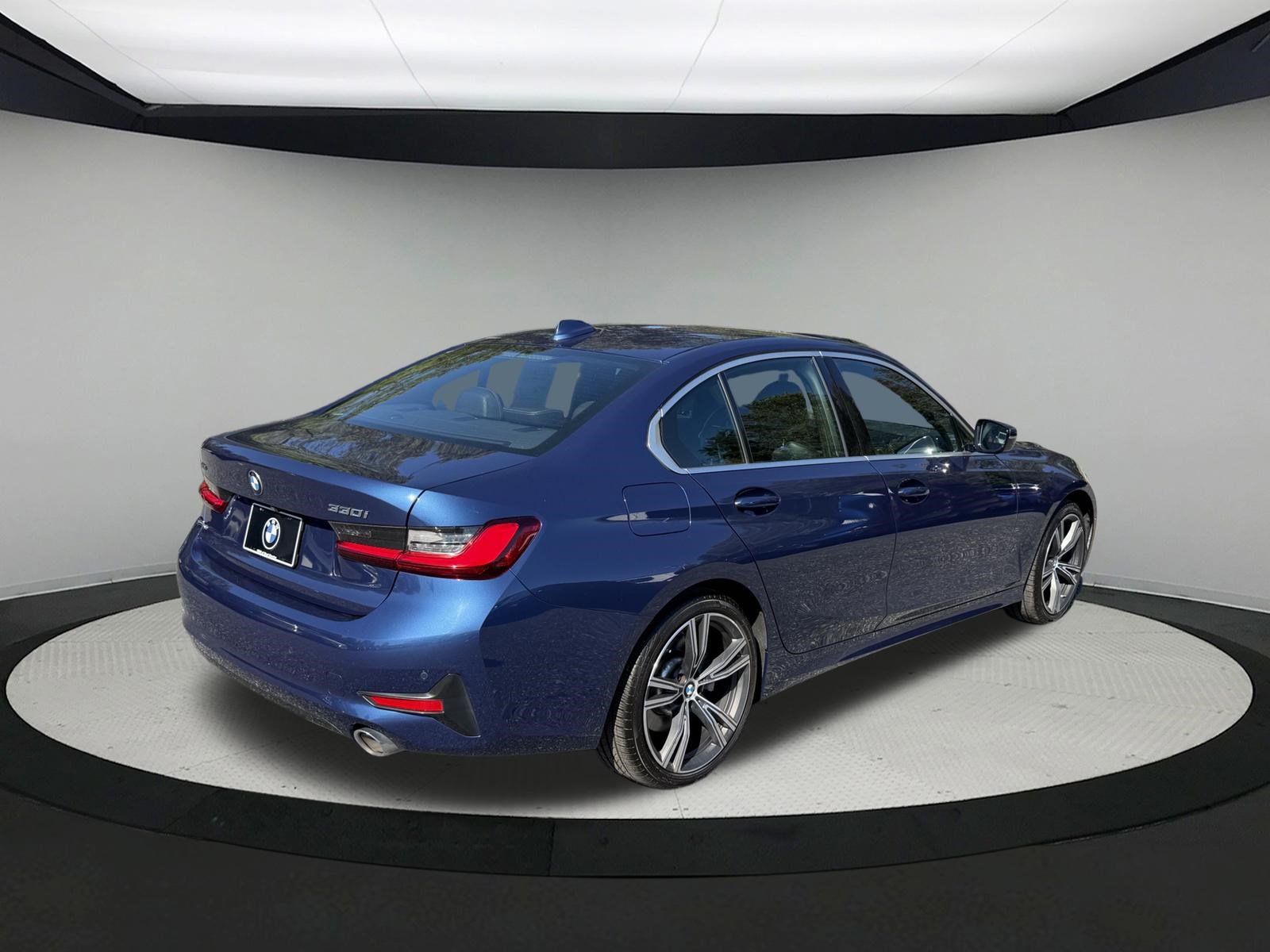 Used 2022 BMW 330i xDrive Sedan w/ Driving Assistance Package AWD/4WD image 4