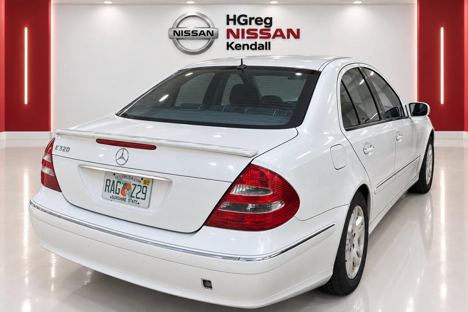 Used 2004 Mercedes-Benz E 320 Sedan image 4