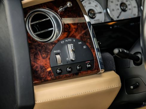 Used 2017 Rolls-Royce Ghost RWD image 63