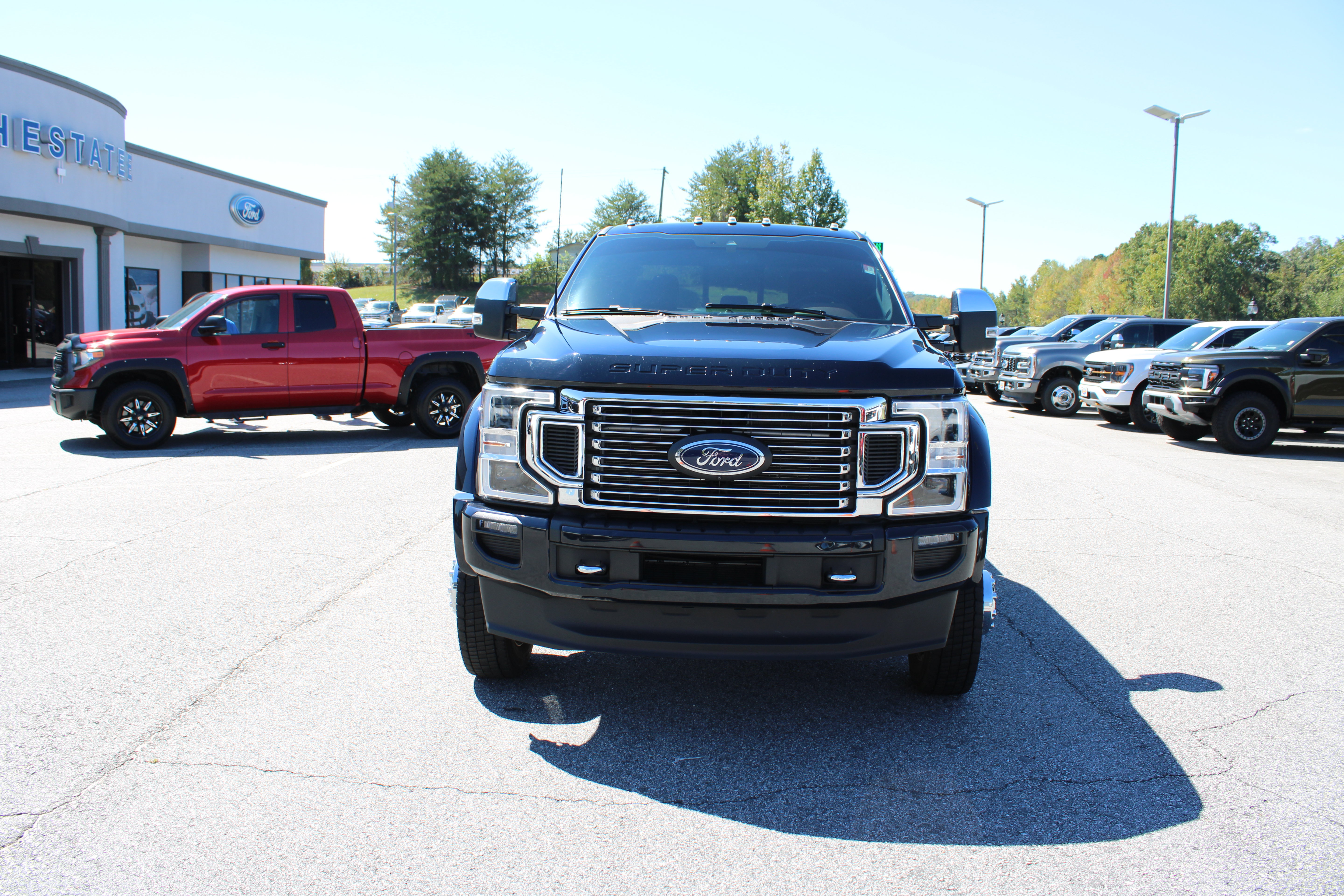 Used 2022 Ford F450 Platinum w/ FX4 Off-Road Package AWD/4WD image 3