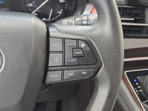 Used 2024 Toyota Sienna LE image 31