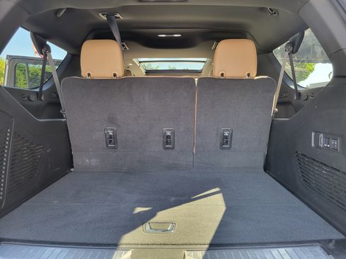 Used 2024 Chevrolet Suburban Premier w/ Premium Package image 18