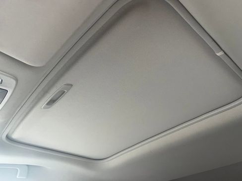 Used 2024 Toyota Sienna XLE image 34