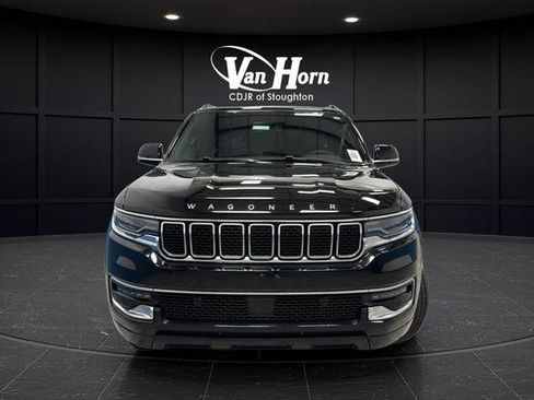 Used 2023 Jeep Wagoneer 4WD image 2
