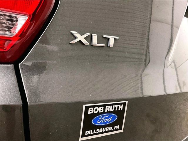 Used 2018 Ford Explorer XLT w/ Equipment Group 202A AWD/4WD image 14