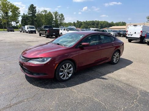 Used 2015 Chrysler 200 S FWD image 4