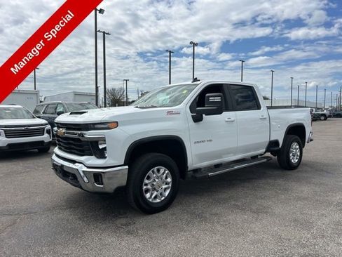 Used 2025 Chevrolet Silverado 2500 LT AWD/4WD image 7
