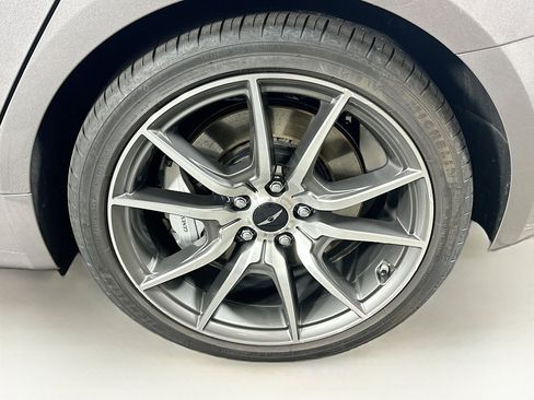 Used 2025 Genesis G70 2.5T AWD/4WD image 11