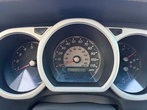 Used 2004 Toyota 4Runner SR5 RWD image 17