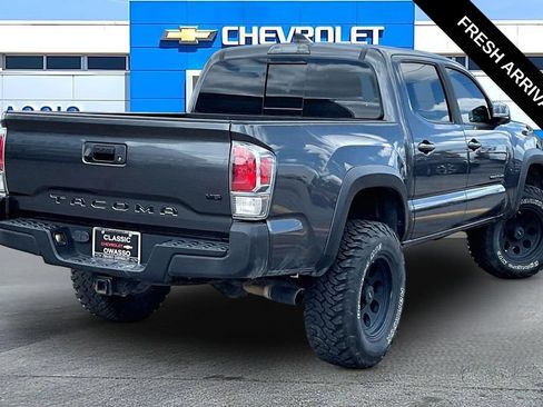 Used 2020 Toyota Tacoma TRD Off-Road AWD/4WD image 21