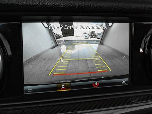 Used 2017 Mercedes-Benz SLC 43 AMG image 20