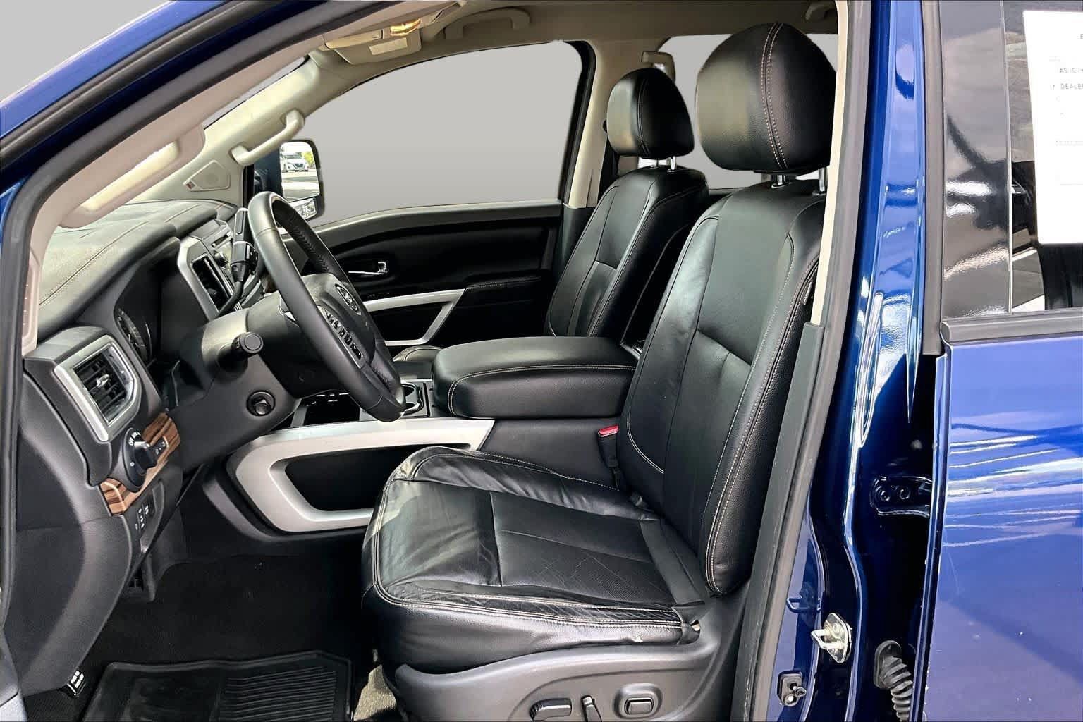 Used 2017 Nissan Titan SL AWD/4WD image 8