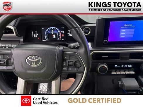 Certified 2025 Toyota 4Runner SR5 AWD/4WD image 17