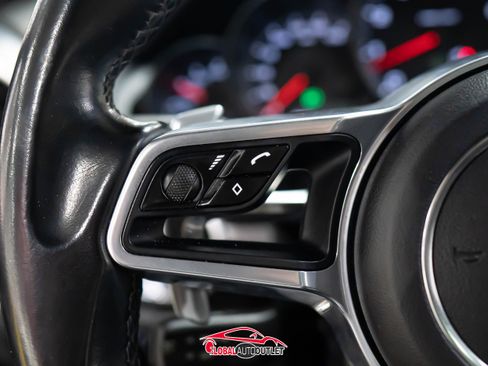 Used 2017 Porsche Cayenne Platinum Edition w/ Premium Package (PJV) image 24