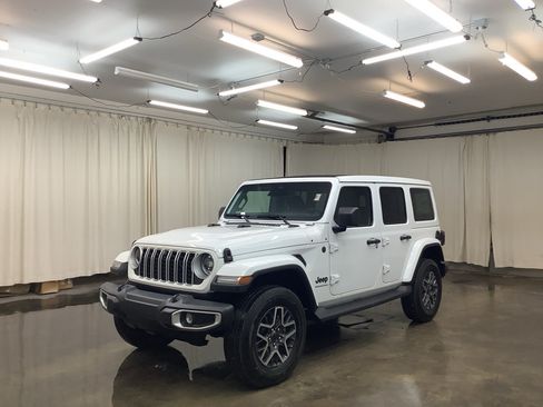 New 2026 Jeep Wrangler Unlimited Sahara AWD/4WD image 1